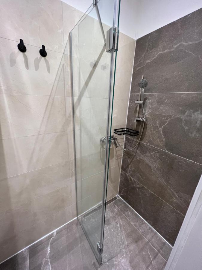 Apartment Near Metro & Netflix Wien Eksteriør billede