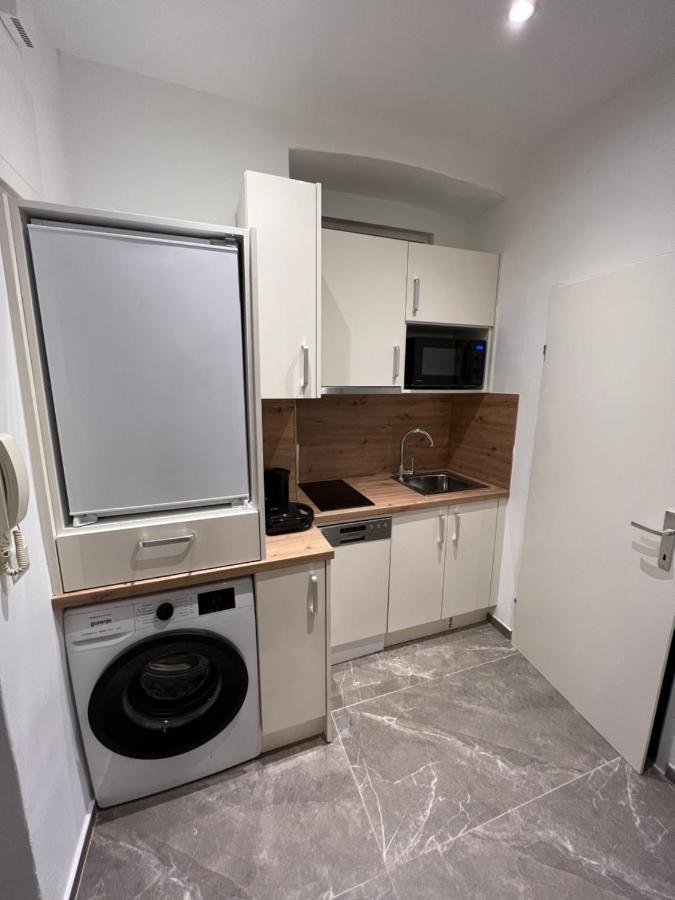 Apartment Near Metro & Netflix Wien Eksteriør billede