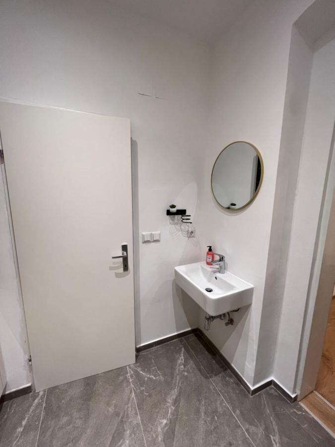 Apartment Near Metro & Netflix Wien Eksteriør billede